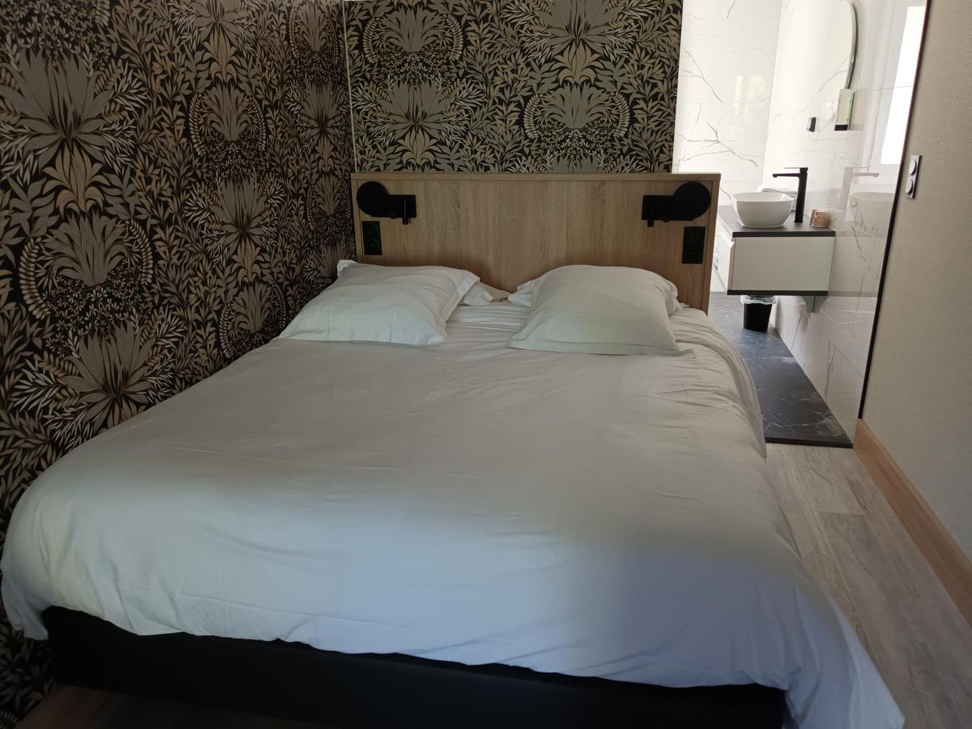 Hotel-Restaurant Logis L'Aubrac لاغيول المظهر الخارجي الصورة